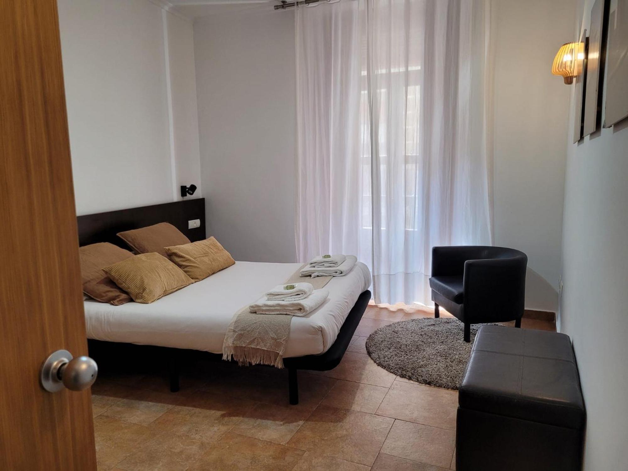 Living Valencia Apartments - Merced Bagian luar foto