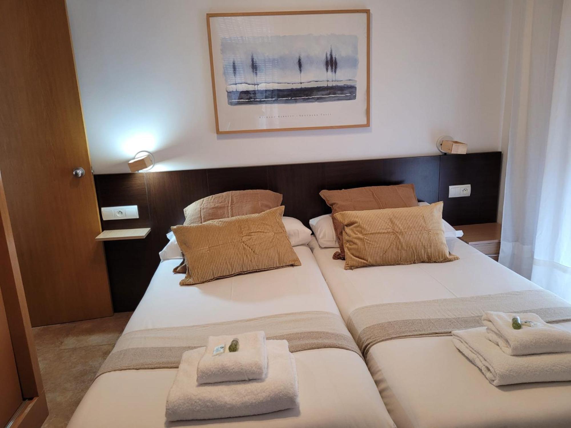 Living Valencia Apartments - Merced Bagian luar foto