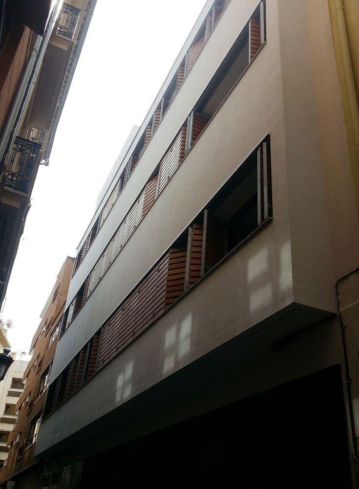 Living Valencia Apartments - Merced Bagian luar foto