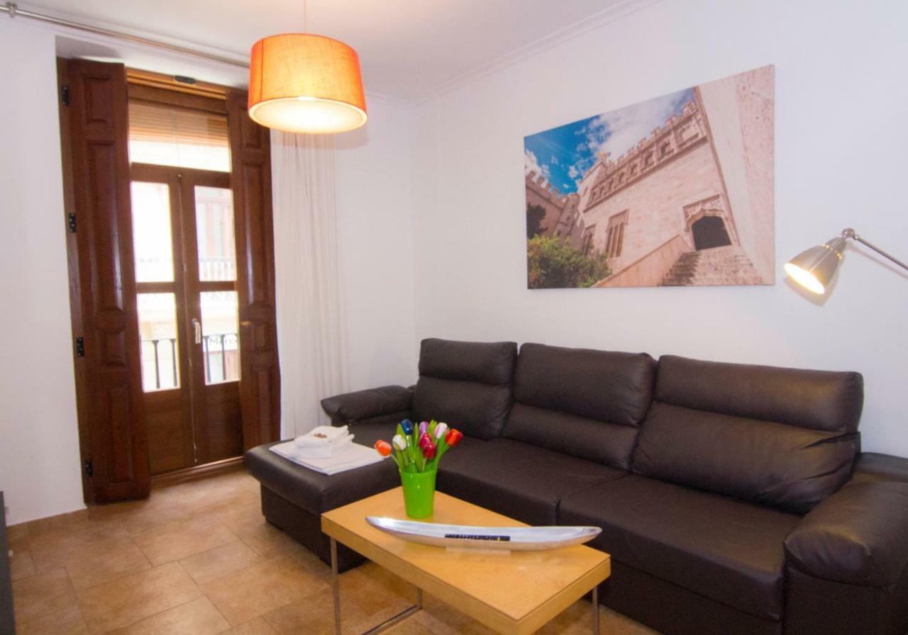 Living Valencia Apartments - Merced Bagian luar foto