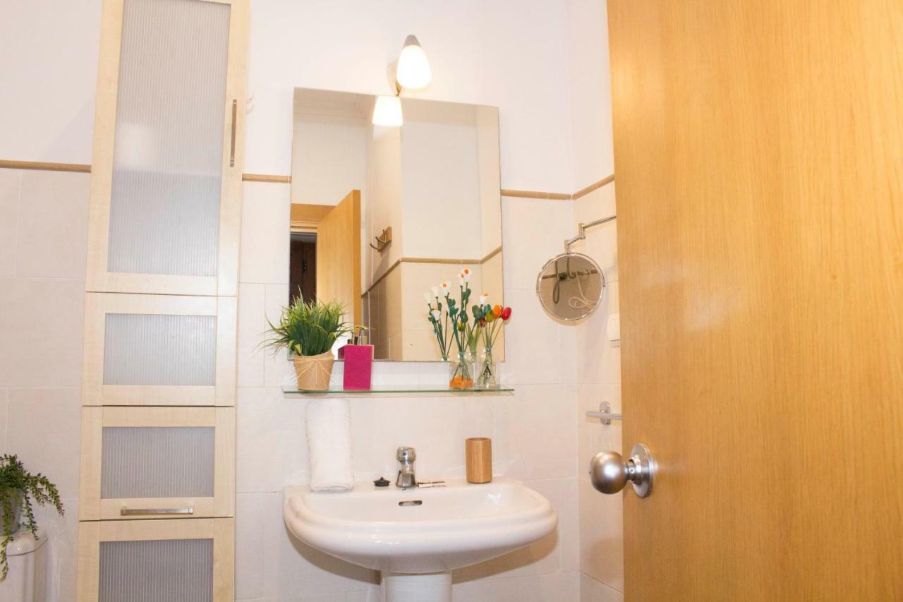 Living Valencia Apartments - Merced Bagian luar foto