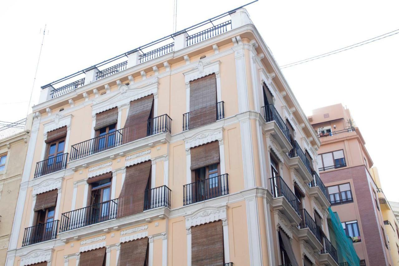Living Valencia Apartments - Merced Bagian luar foto